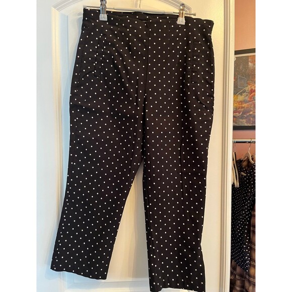 Maurice’s high waisted Crops - Picture 1 of 4